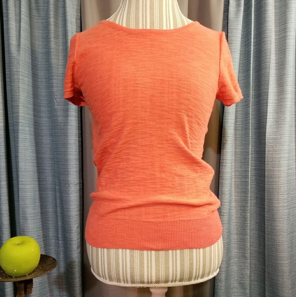 Ann Taylor Tops - 🌻🌺🌻ANN TAYLOR SPRING LIGHTWEIGHT SWEATER TOP!!